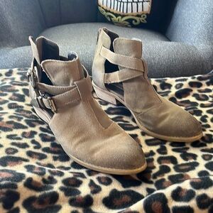 Steve Madden size 8 all leather distressed buckle bootie with zipper in back.